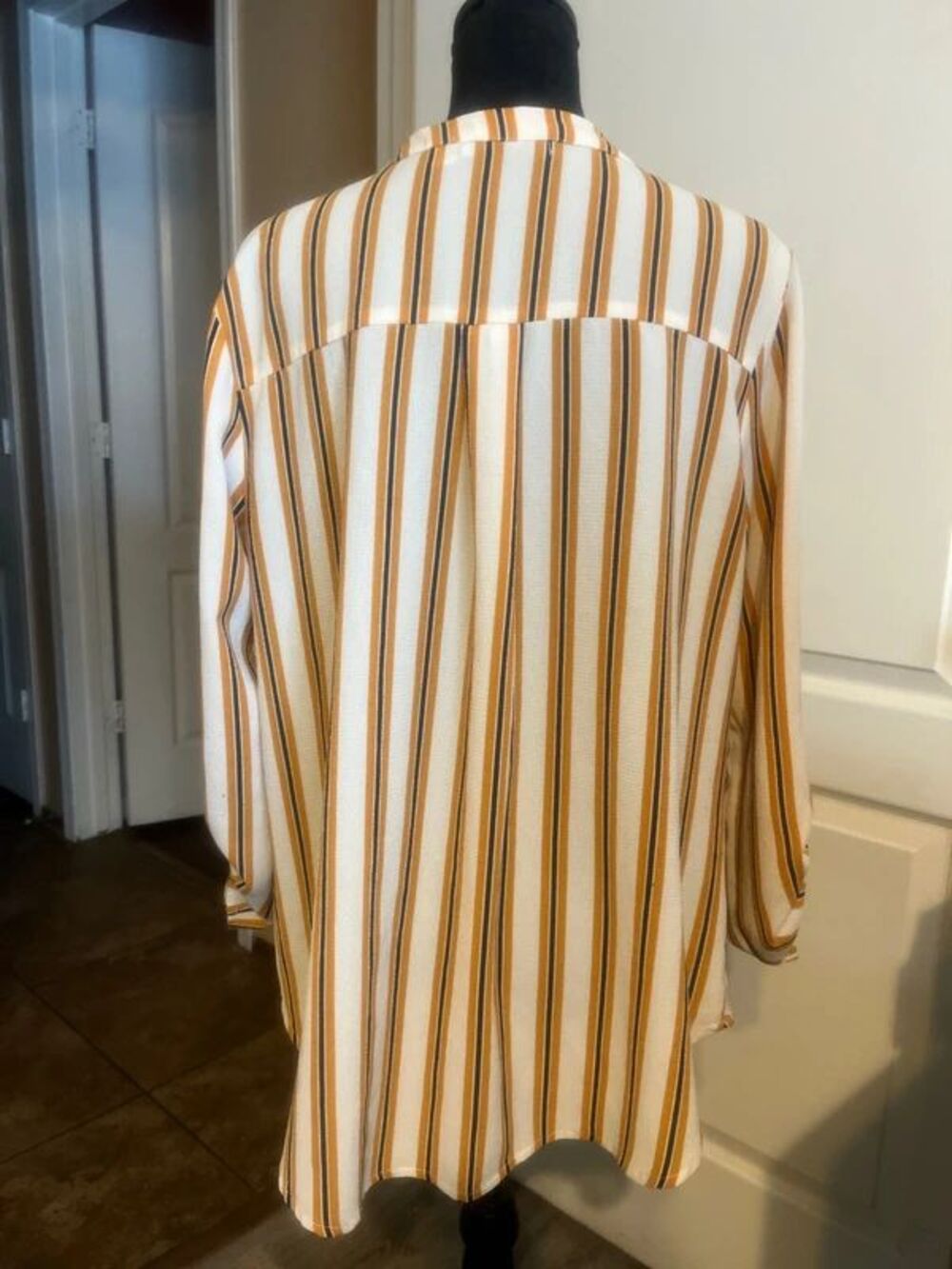 Blouse - Picture 3 of 6